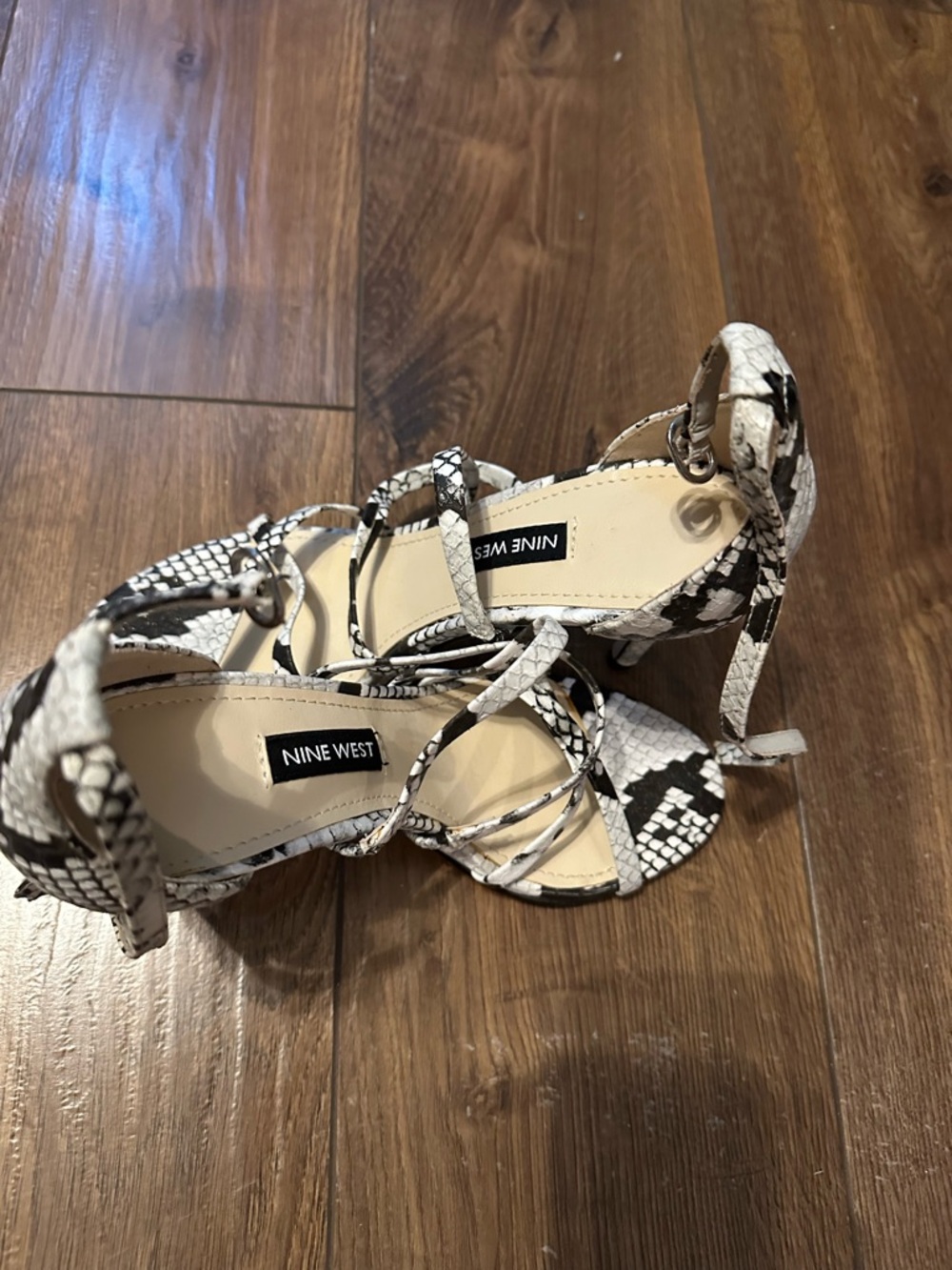Snake-Print Strappy High Heel Sandals - White/Black SZ 5 1/2 - Picture 3 of 3